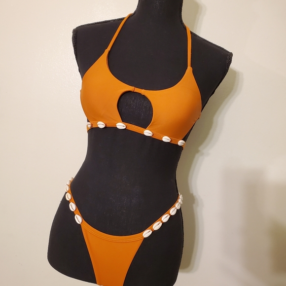 Bathing Suit - Picture 4 of 8